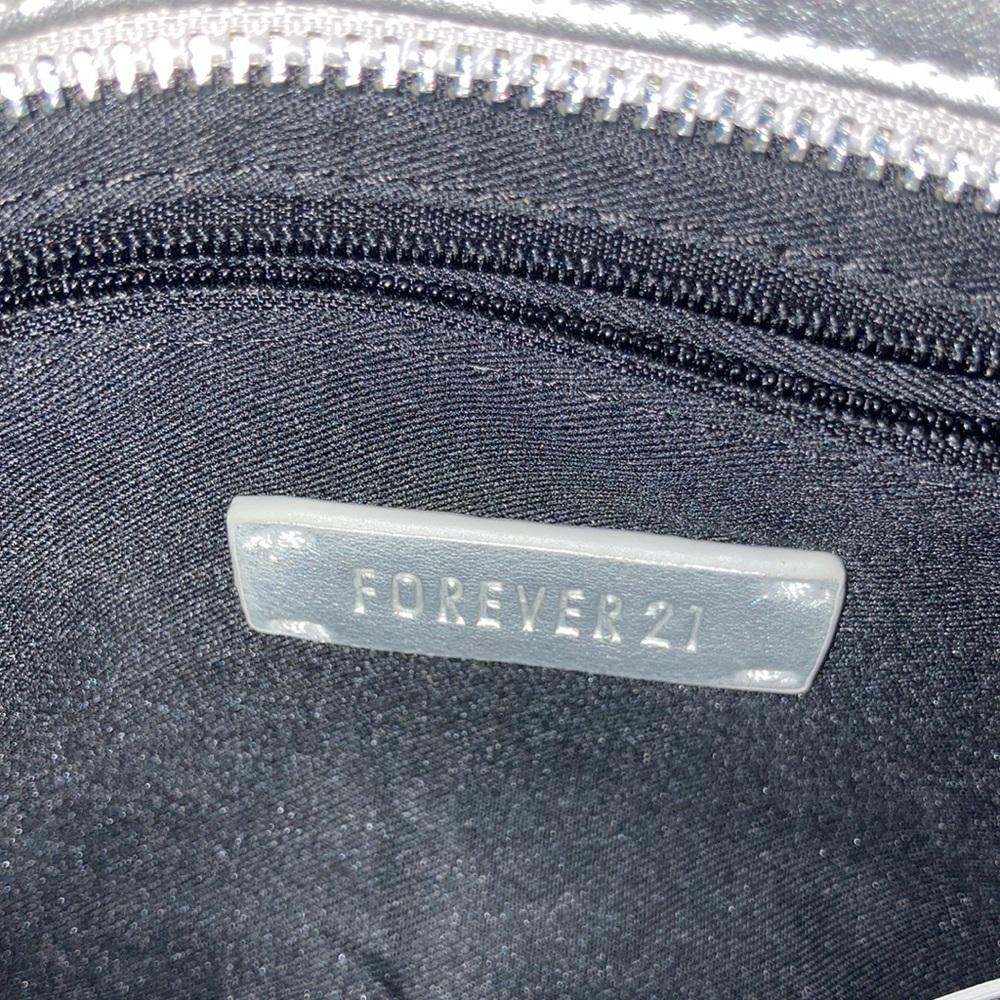 Forever 21 metallic silver chain purse / clutch / sling bag / crossbody - Picture 3 of 11